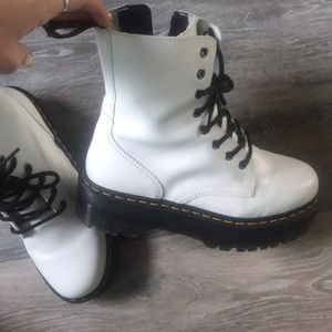 White Platform Dr.Martens✨ like new!!!!